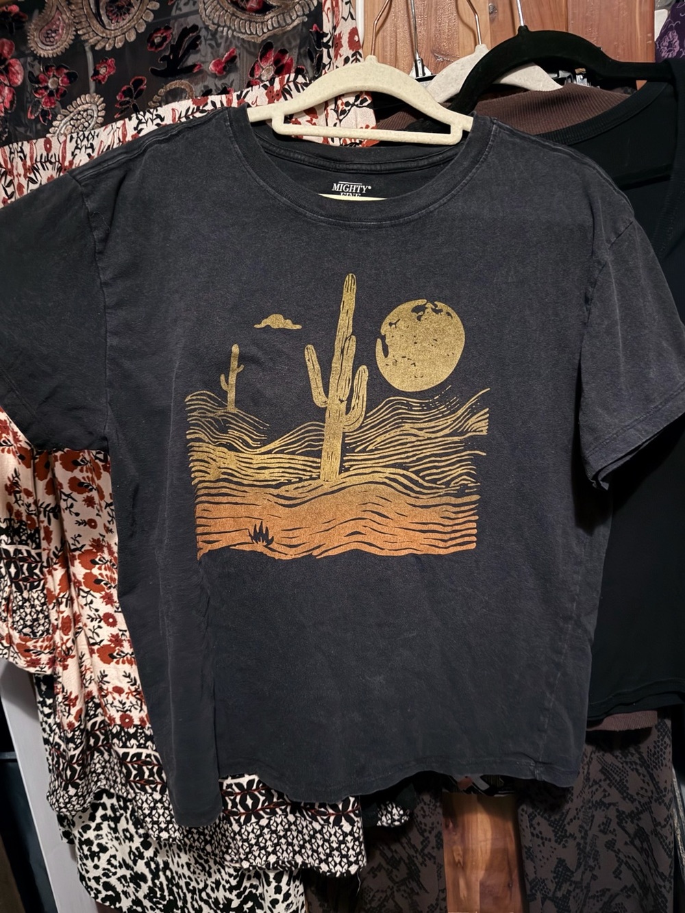 Desert Themed Tee Mineral Wash Black Women’s XL